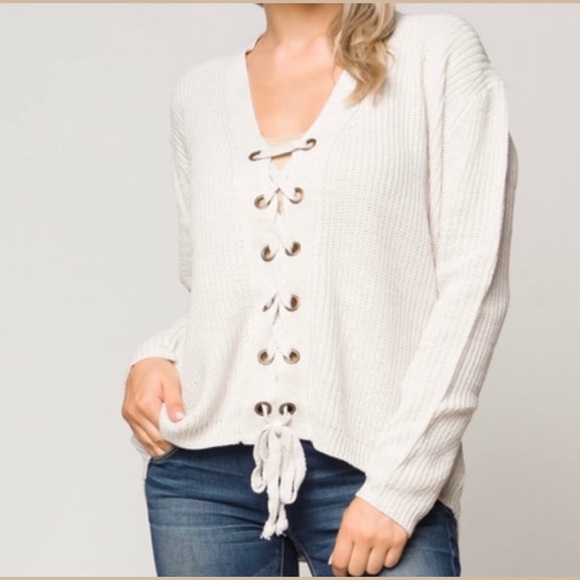 Sweaters - 🇺🇸SALE🇺🇸 FARRAH Lace Up High-Low Sweater!